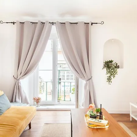 Plum Guide - Uma Casa Portuguesa * Lissabon